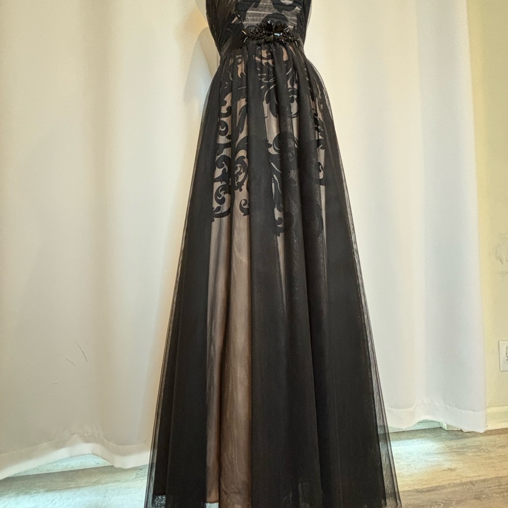 Betsy & Adam Black Strapless Dress Size 2. - Picture 2 of 13